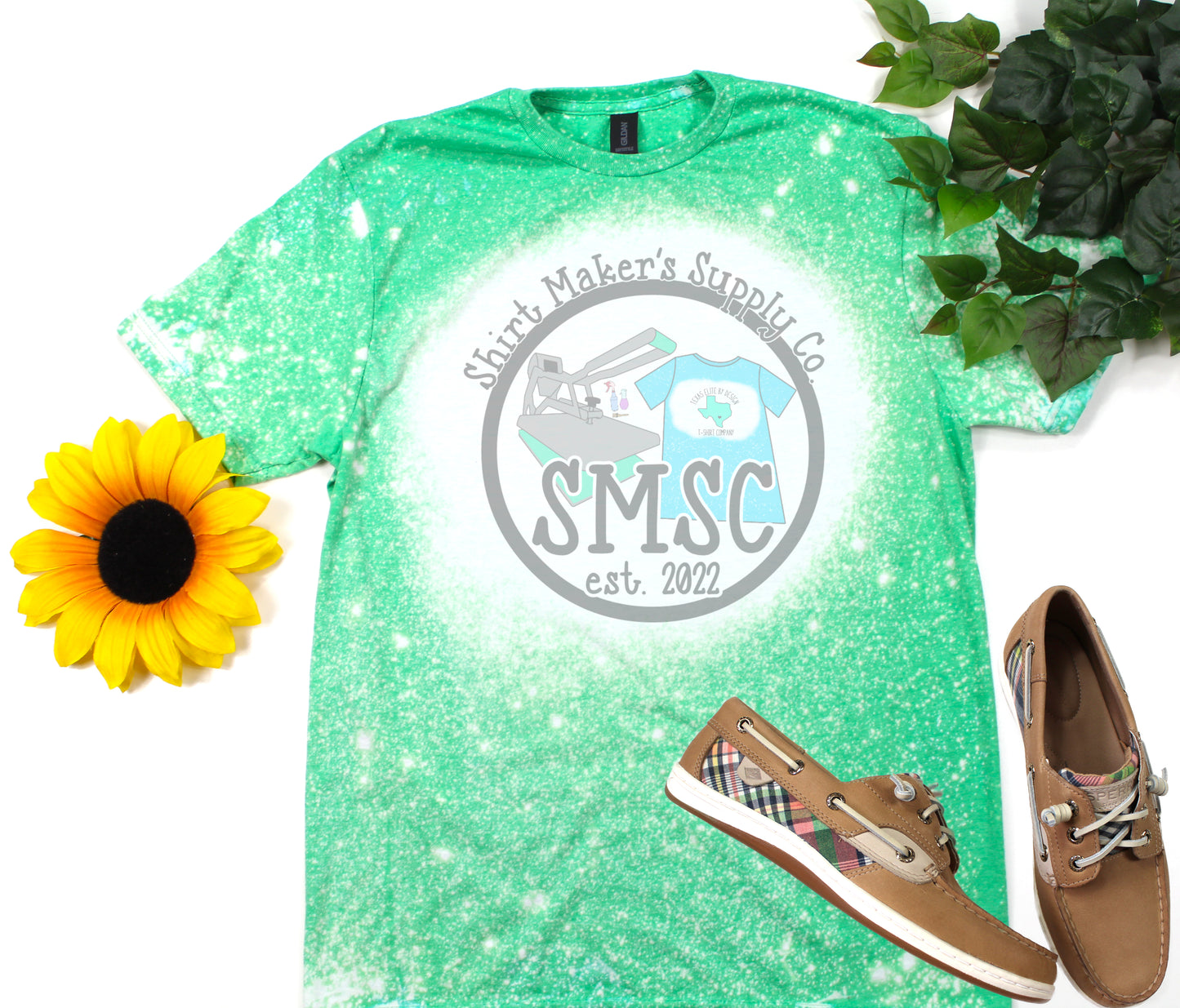 Gildan Heather Irish Green Bleached Circle Mockup Download